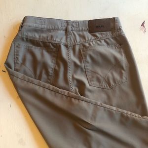 Men’s 5 pocket “manager pant”.